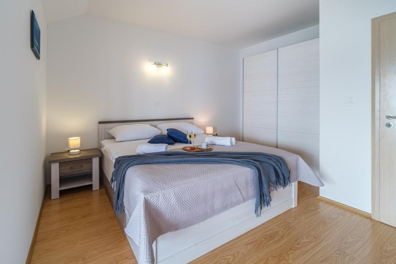 Rooms Plaza Divuje Murvica  Exterior photo