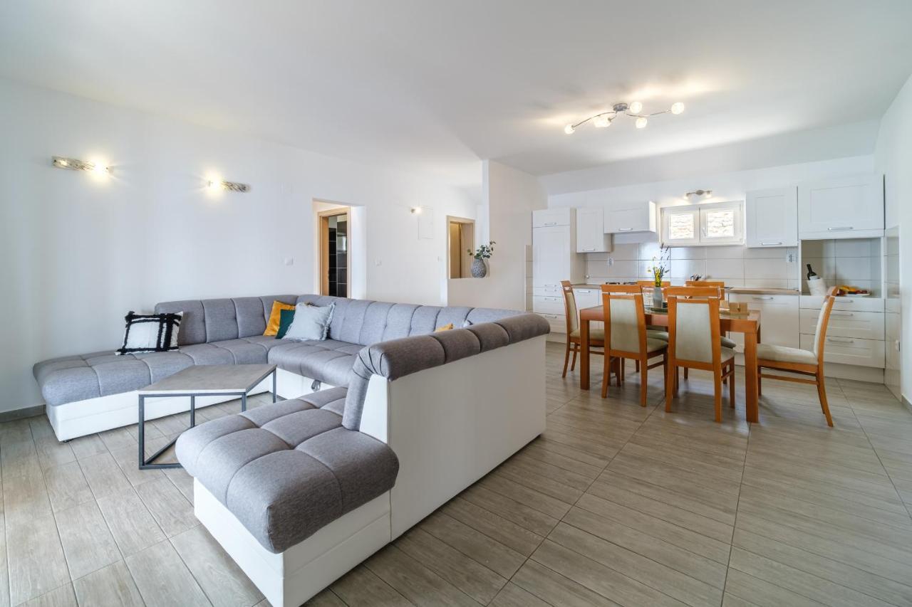 Rooms Plaza Divuje Murvica  Exterior photo